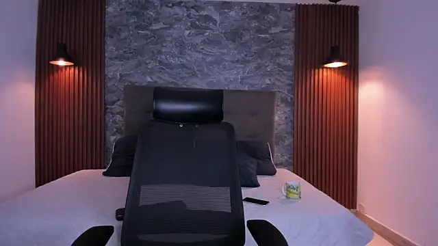 Snapshot of MaxCooper1 chatting on October 10, 2025, 8:41 pm MaxCooper1 online show from October 10, 2025, 8:41 pm