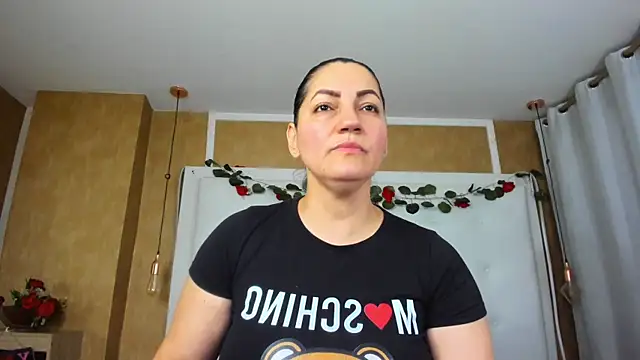 Snapshot of Heidy_milf chatting on May 12, 2026, 7:44 pm Heidy milf online show from May 12, 2026, 7:44 pm