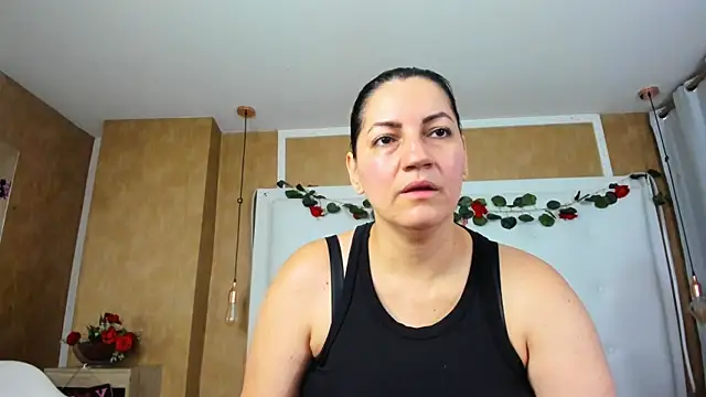 Snapshot of Heidy_milf chatting on May 14, 2026, 8:15 pm Heidy milf online show from May 14, 2026, 8:15 pm