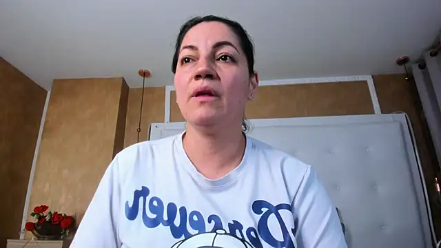 Snapshot of Heidy_milf chatting on June 14, 2026, 2:24 am Heidy milf online show from June 14, 2026, 2:24 am