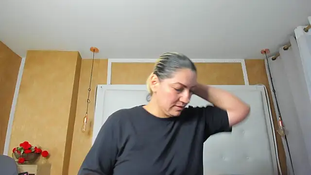 Snapshot of Heidy_milf chatting on June 30, 2026, 8:21 pm Heidy milf online show from June 30, 2026, 8:21 pm