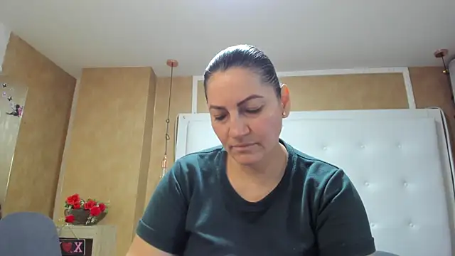 Snapshot of Heidy_milf chatting on July 3, 2026, 8:04 pm Heidy milf online show from July 3, 2026, 8:04 pm