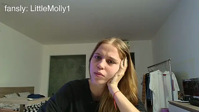 littlemolly11 online show from September 30, 2025, 11:04 am