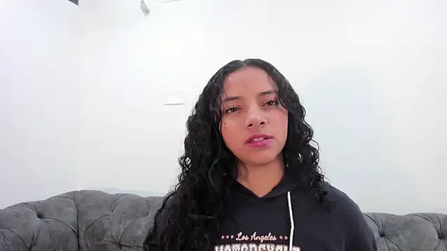 Snapshot of Angellit_Afrodita_ chatting on November 21, 2025, 10:25 am Angellit Afrodita online show from November 21, 2025, 10:25 am