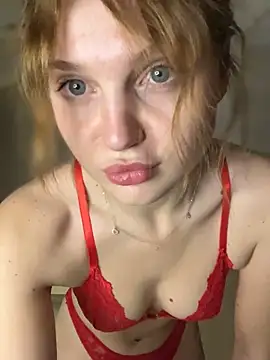 Snapshot of Emaline_Fane chatting on May 23, 2026, 7:40 pm Emaline Fane online show from May 23, 2026, 7:40 pm