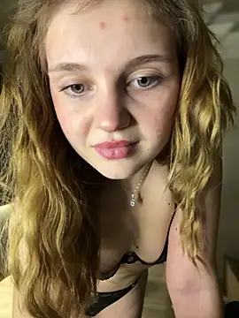 Snapshot of Emaline_Fane chatting on July 10, 2026, 8:00 pm Emaline Fane online show from July 10, 2026, 8:00 pm