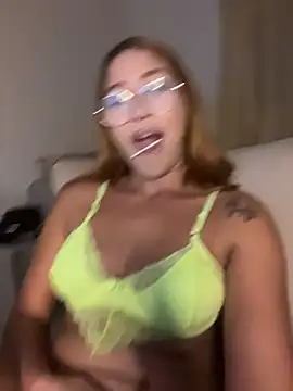 Snapshot of ruivinha2006 chatting on June 4, 2026, 9:43 pm ruivinha2006 online show from June 4, 2026, 9:43 pm