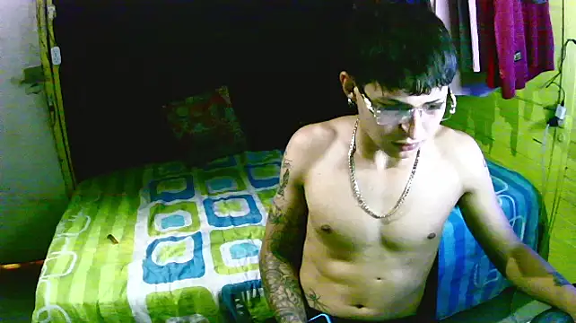 Snapshot of Ebebyjuan chatting on April 24, 2026, 8:00 pm Ebebyjuan online show from April 24, 2026, 8:00 pm