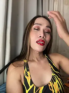 RomanticPearlTS online show from April 22, 2026, 1:56 pm