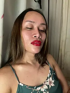 RomanticPearlTS online show from July 9, 2026, 3:21 am