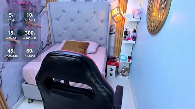 Snapshot of Isisleroy1 chatting on November 13, 2025, 3:05 am Isisleroy1 online show from November 13, 2025, 3:05 am