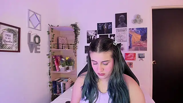 Snapshot of Lana_Herondale chatting on November 5, 2025, 9:15 pm Lana Herondale online show from November 5, 2025, 9:15 pm