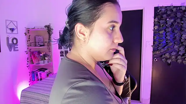 Snapshot of Lana_Herondale chatting on November 26, 2025, 9:10 am Lana Herondale online show from November 26, 2025, 9:10 am