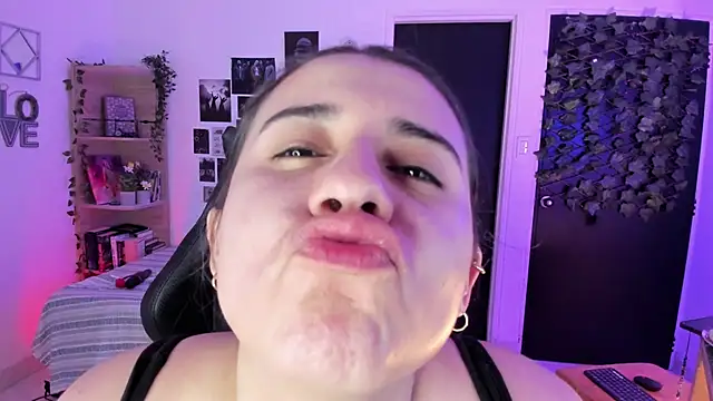 Snapshot of Lana_Herondale chatting on November 30, 2025, 9:13 am Lana Herondale online show from November 30, 2025, 9:13 am