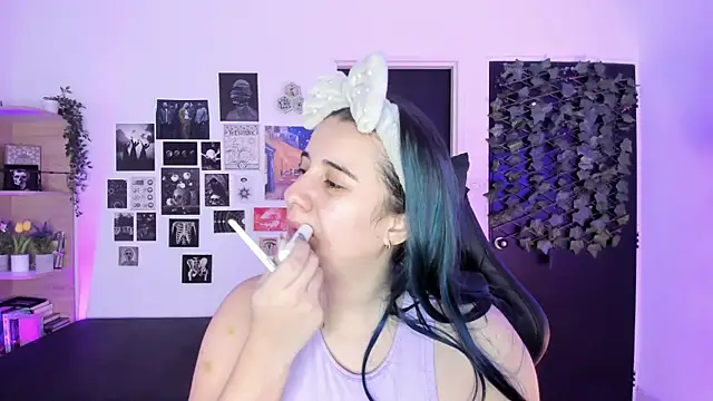 Snapshot of Lana_Herondale chatting on December 18, 2025, 9:15 am Lana Herondale online show from December 18, 2025, 9:15 am