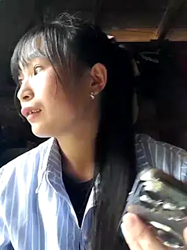 Snapshot of Sunyinn chatting on October 6, 2025, 2:20 am Sunyinn online show from October 6, 2025, 2:20 am