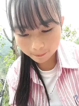 Snapshot of Sunyinn chatting on October 23, 2025, 9:52 am Sunyinn online show from October 23, 2025, 9:52 am