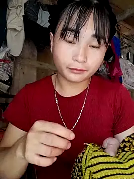 Snapshot of Sunyinn chatting on October 28, 2025, 7:56 am Sunyinn online show from October 28, 2025, 7:56 am