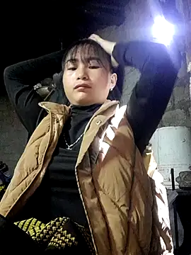 Snapshot of Sunyinn chatting on November 4, 2025, 1:16 am Sunyinn online show from November 4, 2025, 1:16 am