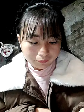 Snapshot of Sunyinn chatting on November 5, 2025, 2:33 am Sunyinn online show from November 5, 2025, 2:33 am