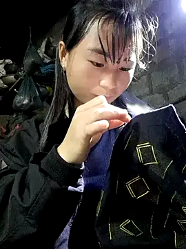 Snapshot of Sunyinn chatting on November 18, 2025, 6:18 am Sunyinn online show from November 18, 2025, 6:18 am