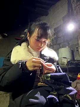 Snapshot of Sunyinn chatting on December 16, 2025, 2:27 am Sunyinn online show from December 16, 2025, 2:27 am