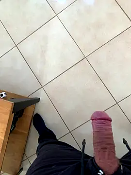 Snapshot of Chriscoki chatting on October 31, 2025, 8:59 am Chriscoki online show from October 31, 2025, 8:59 am