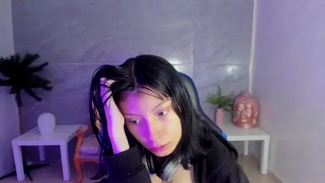 Snapshot of verana_s chatting on October 28, 2025, 8:00 pm verana s online show from October 28, 2025, 8:00 pm