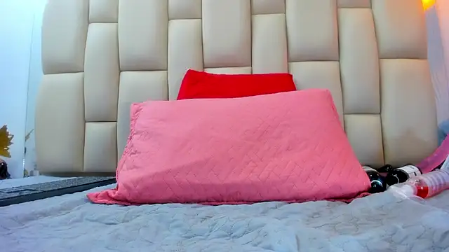 sweet amye online show from March 19, 2026, 7:40 pm