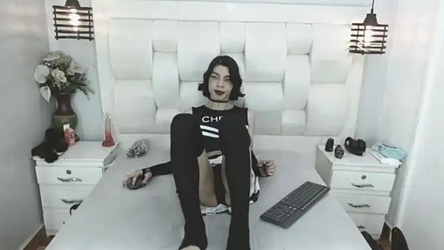 Snapshot of Atley_Dolly chatting on October 1, 2025, 9:54 pm Atley Dolly online show from October 1, 2025, 9:54 pm