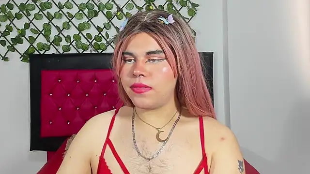 Snapshot of Lady_Evelynn chatting on October 8, 2025, 8:17 pm Lady Evelynn online show from October 8, 2025, 8:17 pm