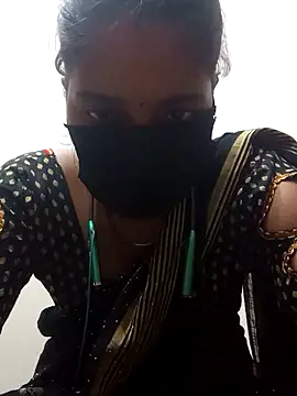 Snapshot of 3USHA chatting on October 24, 2025, 3:52 pm 3USHA online show from October 24, 2025, 3:52 pm