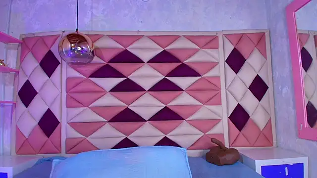 Snapshot of valecastro_ chatting on September 12, 2025, 7:25 pm valecastro online show from September 12, 2025, 7:25 pm