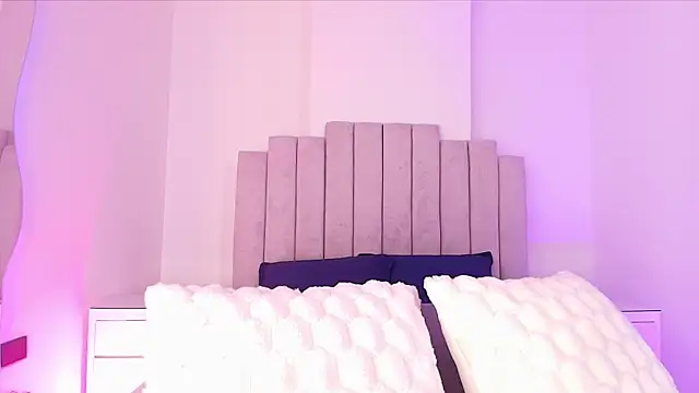 Snapshot of valecastro_ chatting on November 20, 2025, 7:13 pm valecastro online show from November 20, 2025, 7:13 pm