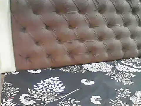 Snapshot of elize__ chatting on October 7, 2025, 2:53 am elize online show from October 7, 2025, 2:53 am