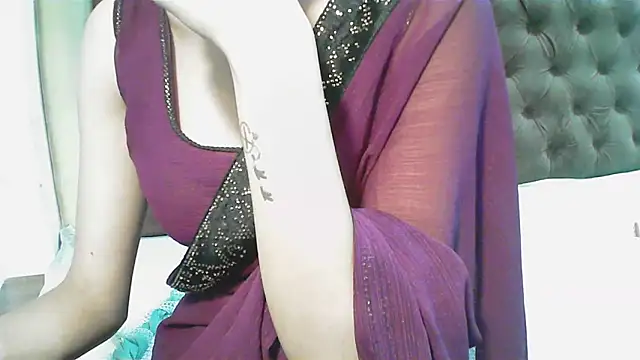 Snapshot of elize__ chatting on November 7, 2025, 1:55 pm elize online show from November 7, 2025, 1:55 pm