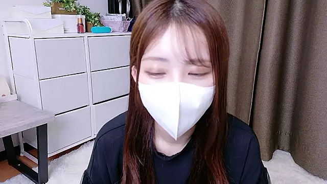 Snapshot of Ema_o0_chan chatting on October 13, 2025, 11:21 am Ema o0 chan online show from October 13, 2025, 11:21 am