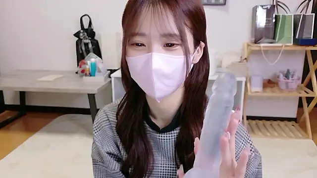 Snapshot of Ema_o0_chan chatting on November 11, 2025, 5:40 am Ema o0 chan online show from November 11, 2025, 5:40 am