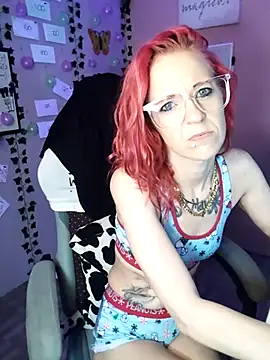 Purple2StayThnxx online show from November 23, 2025, 7:24 pm