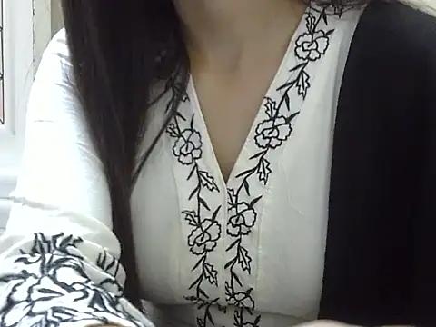 Simranjeet kaur26 online show from November 18, 2025, 11:47 am