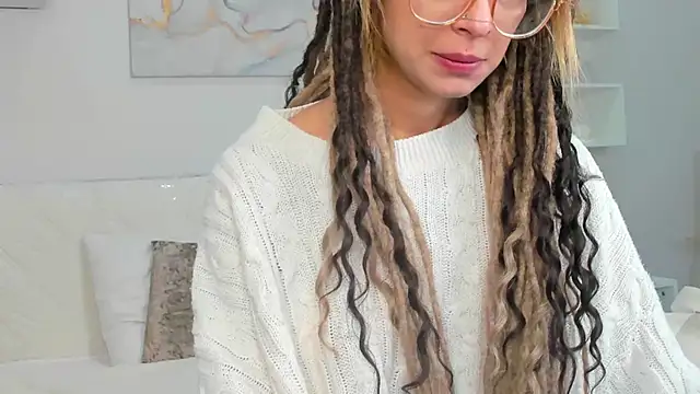 Snapshot of Ameli_Shell chatting on October 13, 2025, 1:16 am Ameli Shell online show from October 13, 2025, 1:16 am