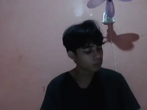 Snapshot of Kyoshi_19 chatting on November 17, 2025, 10:54 am Kyoshi 19 online show from November 17, 2025, 10:54 am