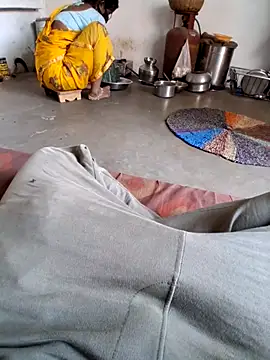 RAYI Queen 3 online show from November 7, 2025, 3:17 am