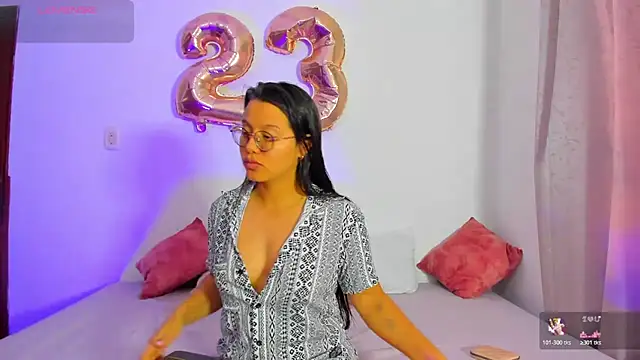 Snapshot of Dilan_and_Mia chatting on November 22, 2025, 11:53 am Dilan and Mia online show from November 22, 2025, 11:53 am