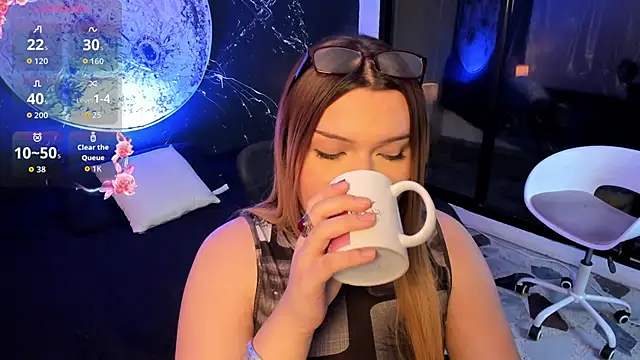 Snapshot of Maxxxine1 chatting on October 7, 2025, 1:36 am Maxxxine1 online show from October 7, 2025, 1:36 am