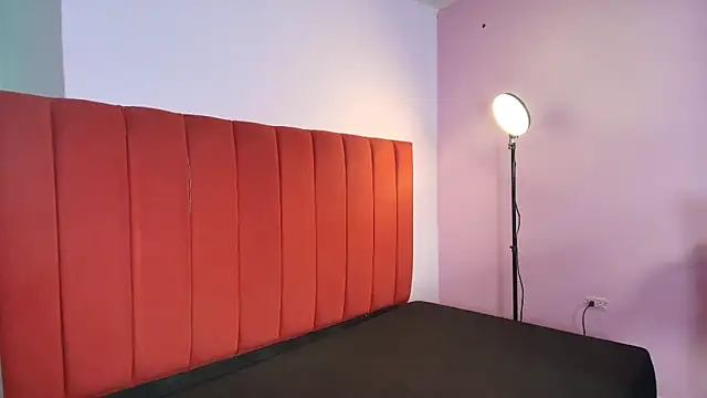 Snapshot of Bunny_Petit chatting on September 26, 2025, 10:52 am Bunny Petit online show from September 26, 2025, 10:52 am