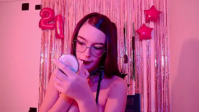 Snapshot of nina_kink chatting on June 14, 2026, 9:28 pm nina kink online show from June 14, 2026, 9:28 pm