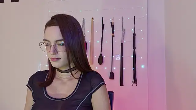 nina kink online show from August 2, 2026, 7:45 pm
