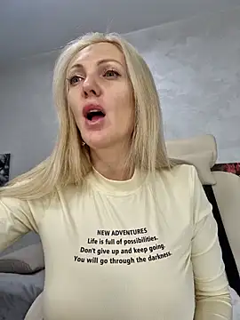 Snapshot of Monna chatting on January 15, 2025, 2:46 pm Monna online show from January 15, 2025, 2:46 pm