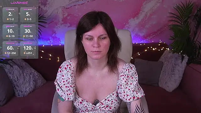 TinaMelt online show from April 24, 2026, 6:32 pm